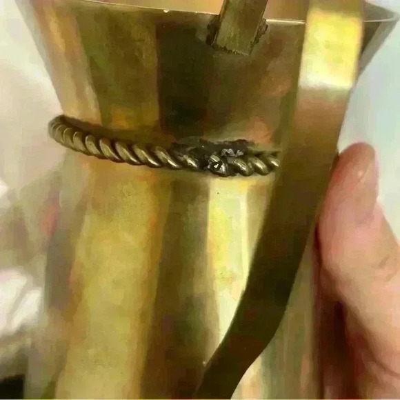 Brass pitcher with braided rope design wrapped around it made in India. Vintage - Picture 5 of 7